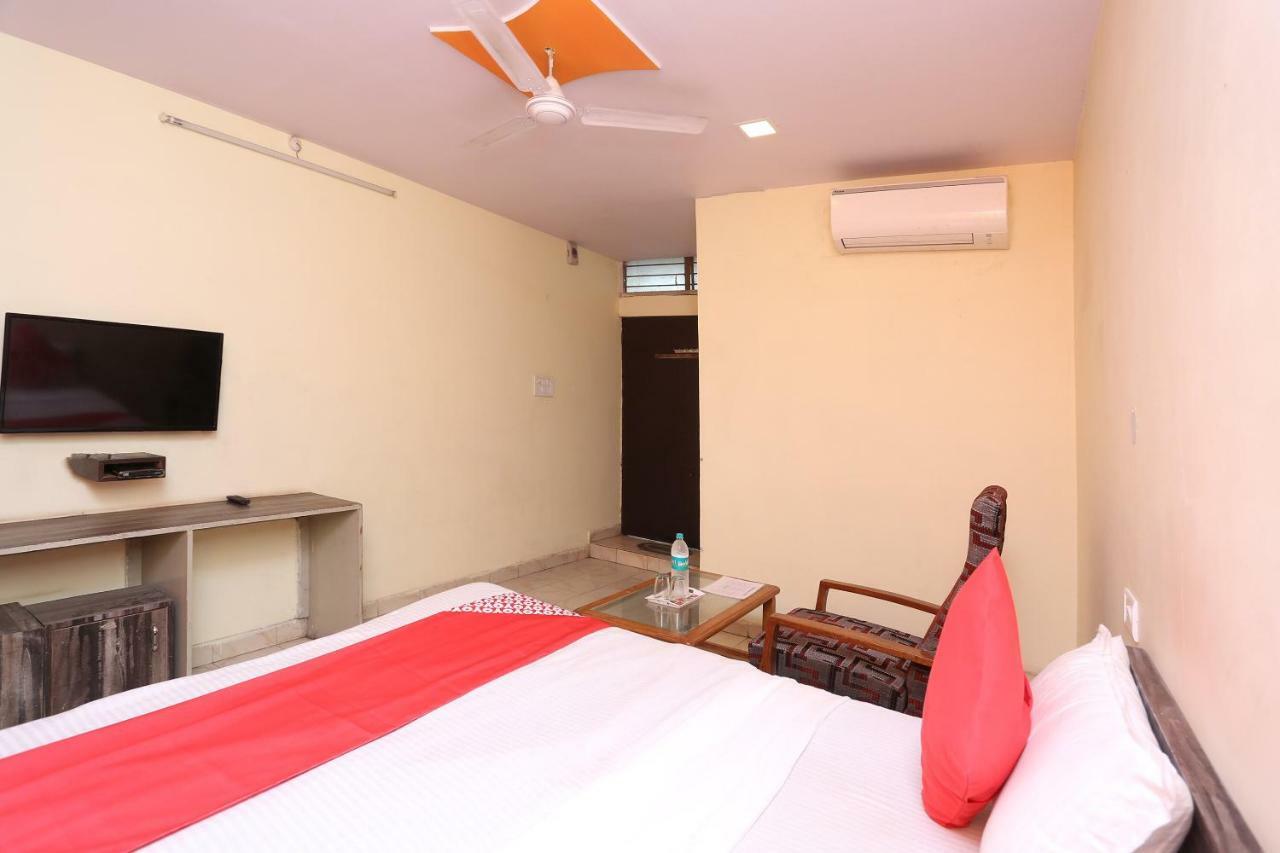 Oyo 37533 Hotel Ashirwad Jabalpur Ngoại thất bức ảnh